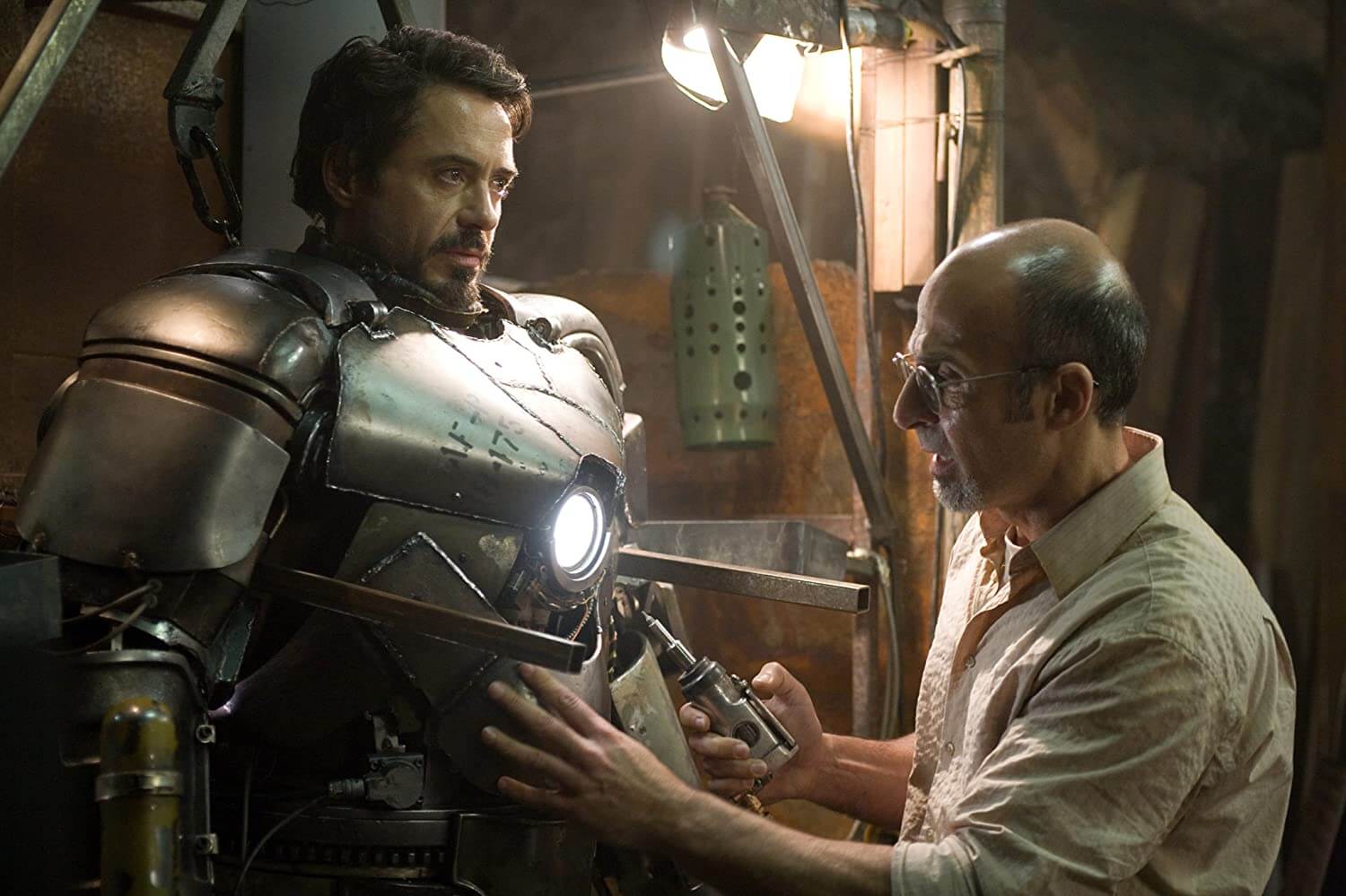 โกดังหนังรีวิว - Iron Man Jon Favreau ผู้กำกับเป็นคนที่ผลักดันให้ Robert Downey Jr คว้าบท Tony Stark